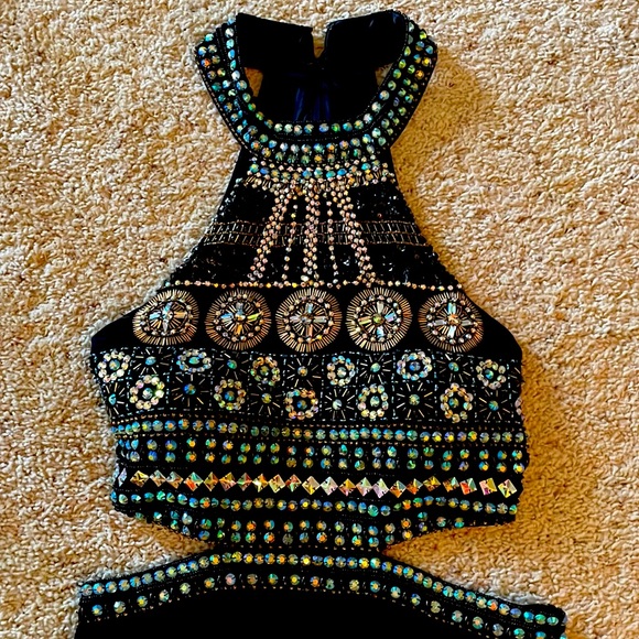 Prom gown - Picture 2 of 5